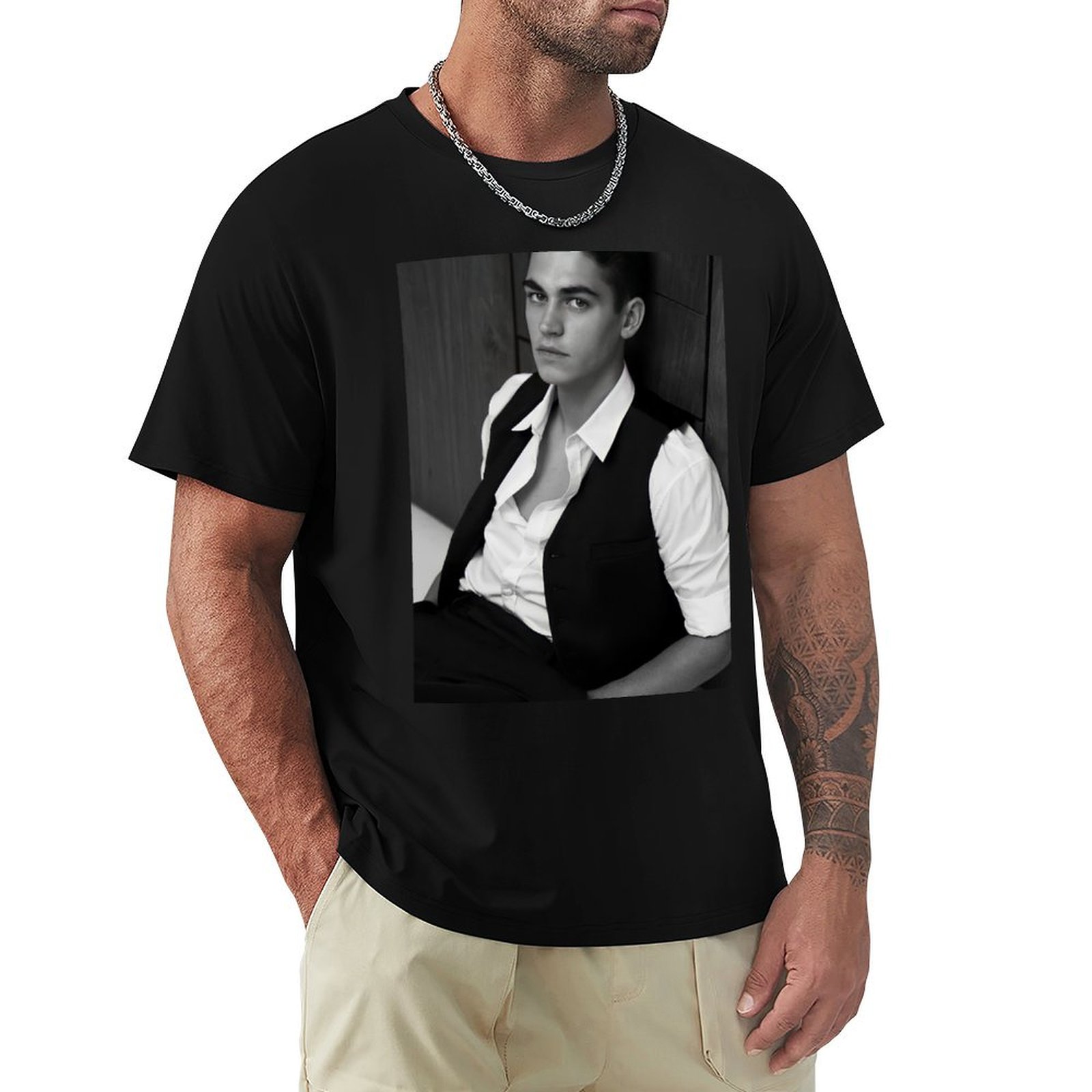 Mens Fashion Magazines - Hero Fiennes Tiffin - T-shirt du