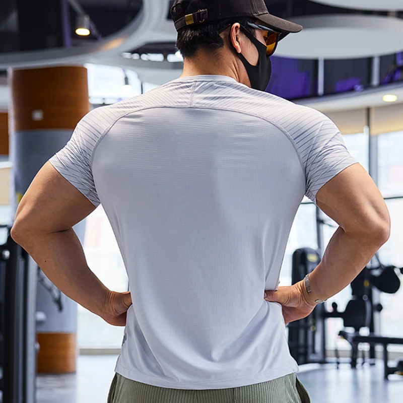 T-shirt de sport à manches cou - Compression Shirt Workout avis et prix